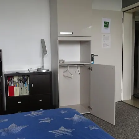 Guestroom With Wide View And Pool Near City Side, 2Nd Guest With Extra Bed Possible-3